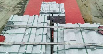 陇南 芝麻白仿形加直形路沿石出货日常