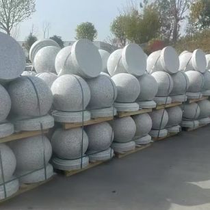 陇南 白麻花岗岩石材圆球，石球，挡车球，隔离球，景观石球，风水球等