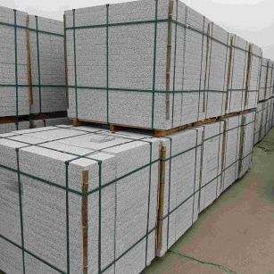 陇南 白麻花岗岩石材荔枝面地铺石（300*600*50）