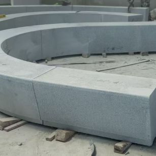 陇南 芝麻白花岗岩光面弧形坐凳