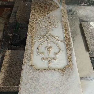 陇南 黄金麻花岗岩异形加工雕刻栏杆大柱