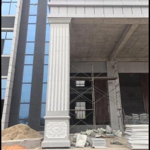 陇南 芝麻白光面花岗岩门楼大柱（罗马柱）配雕花底座