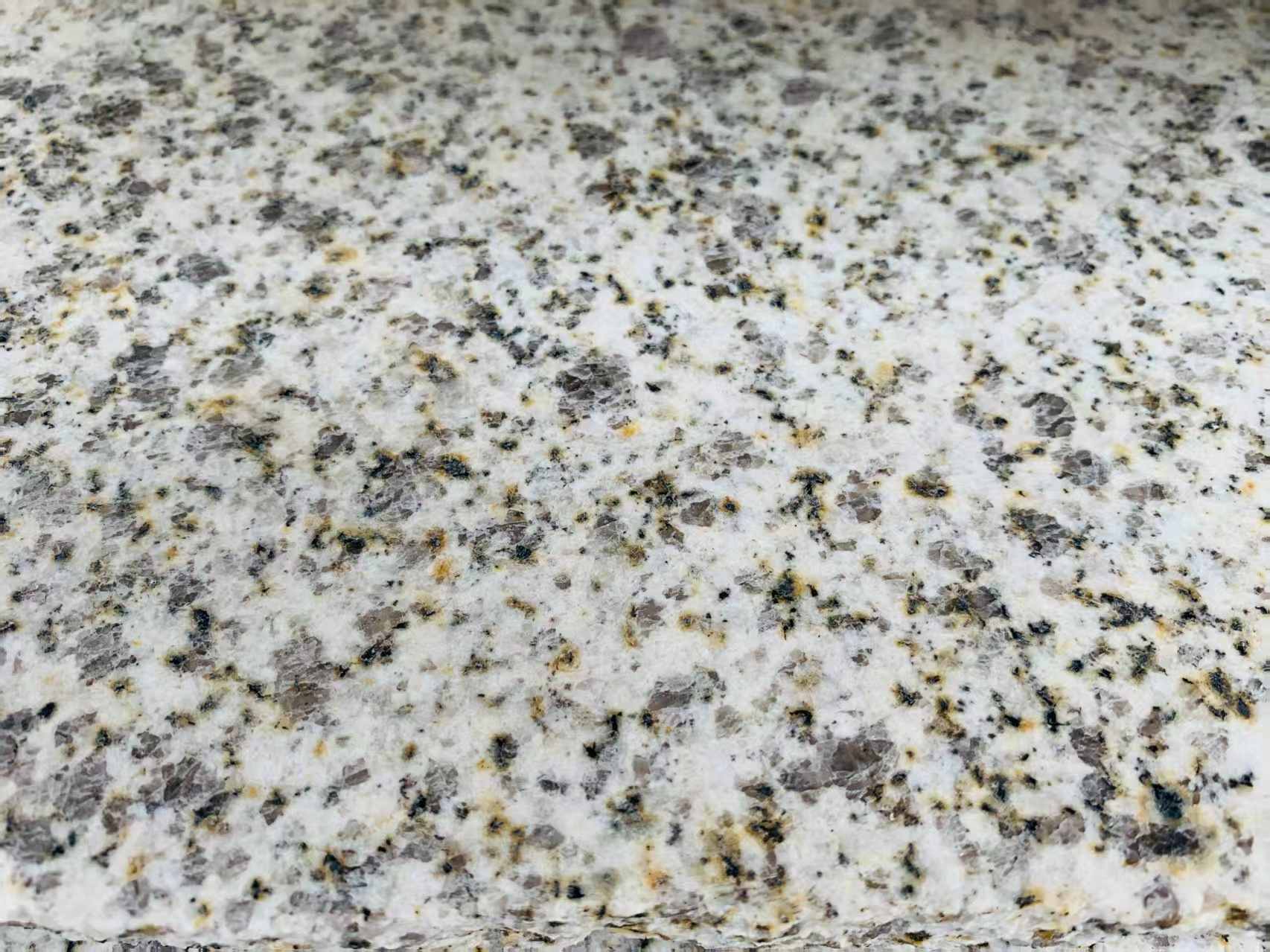 陇南 黄金麻花岗岩石材浅黄光面