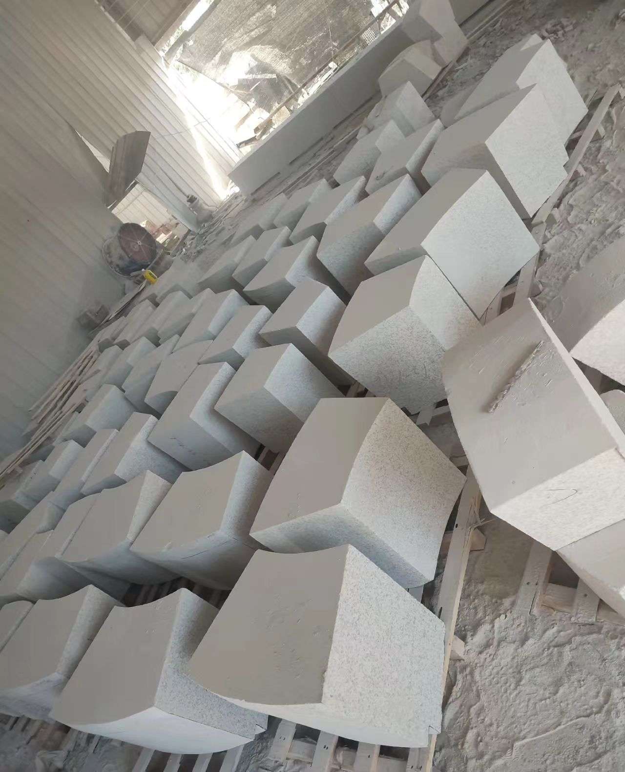 陇南 白麻花岗岩异形坐凳