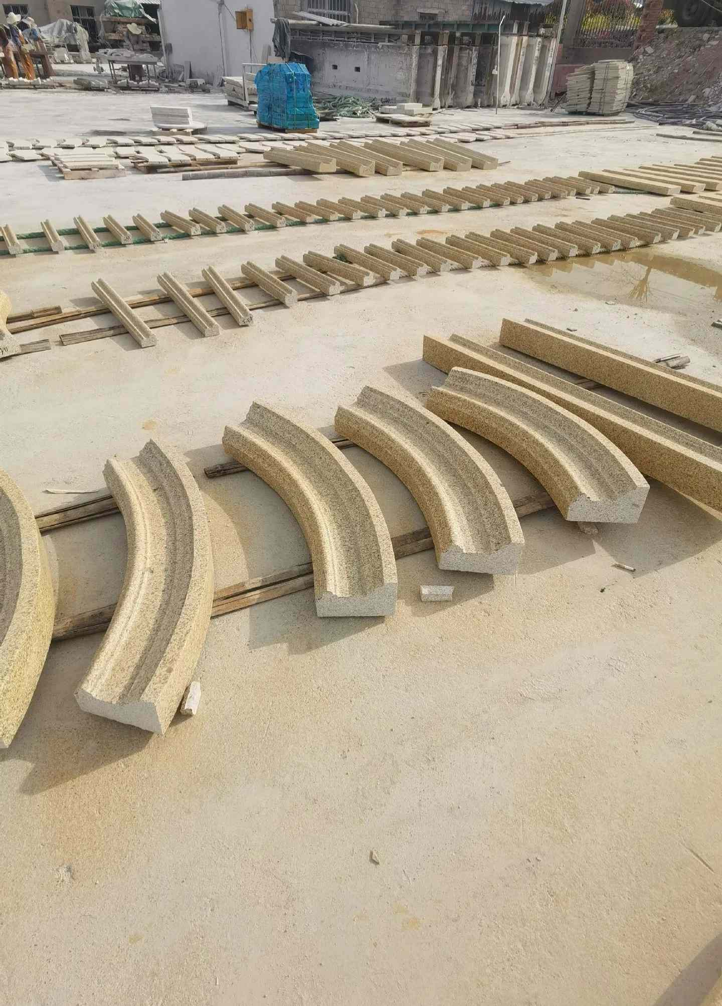 陇南 黄金麻花岗岩别墅线条