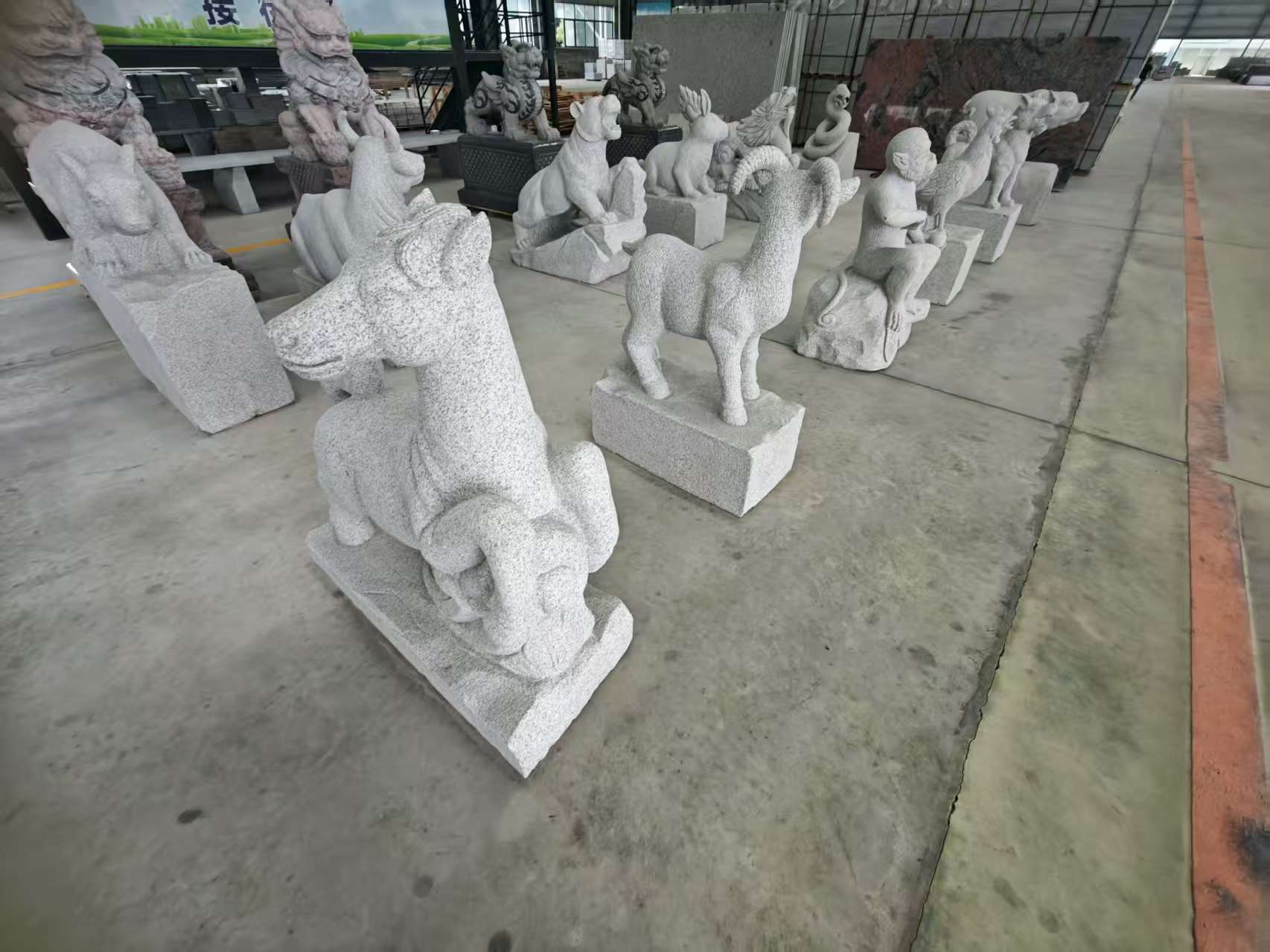 陇南 芝麻白花岗岩造型立体雕刻——十二生肖