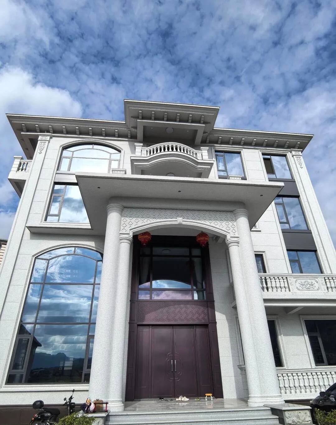 陇南白麻别墅外墙干挂石材效果示例