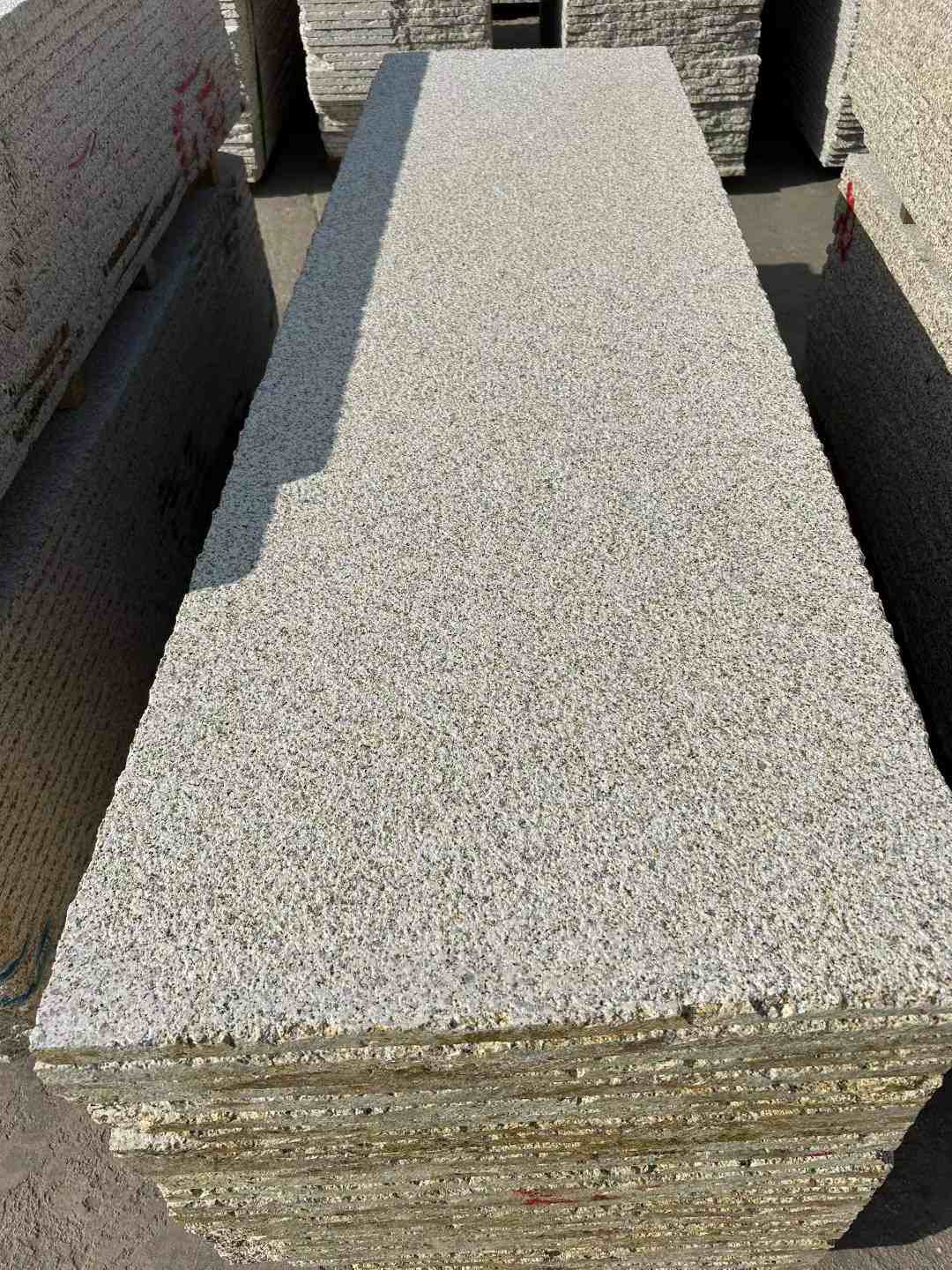 陇南 黄金麻花岗岩荔枝面毛板，半成品