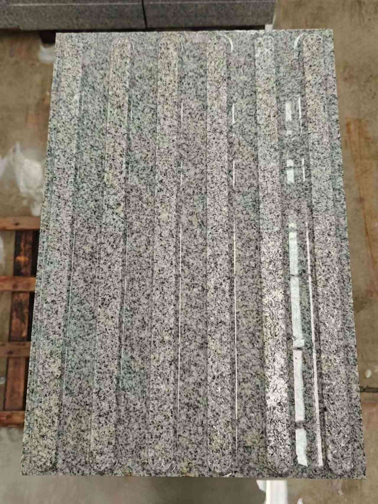 陇南 芝麻白花岗岩荔枝面雕刻盲道，盲条