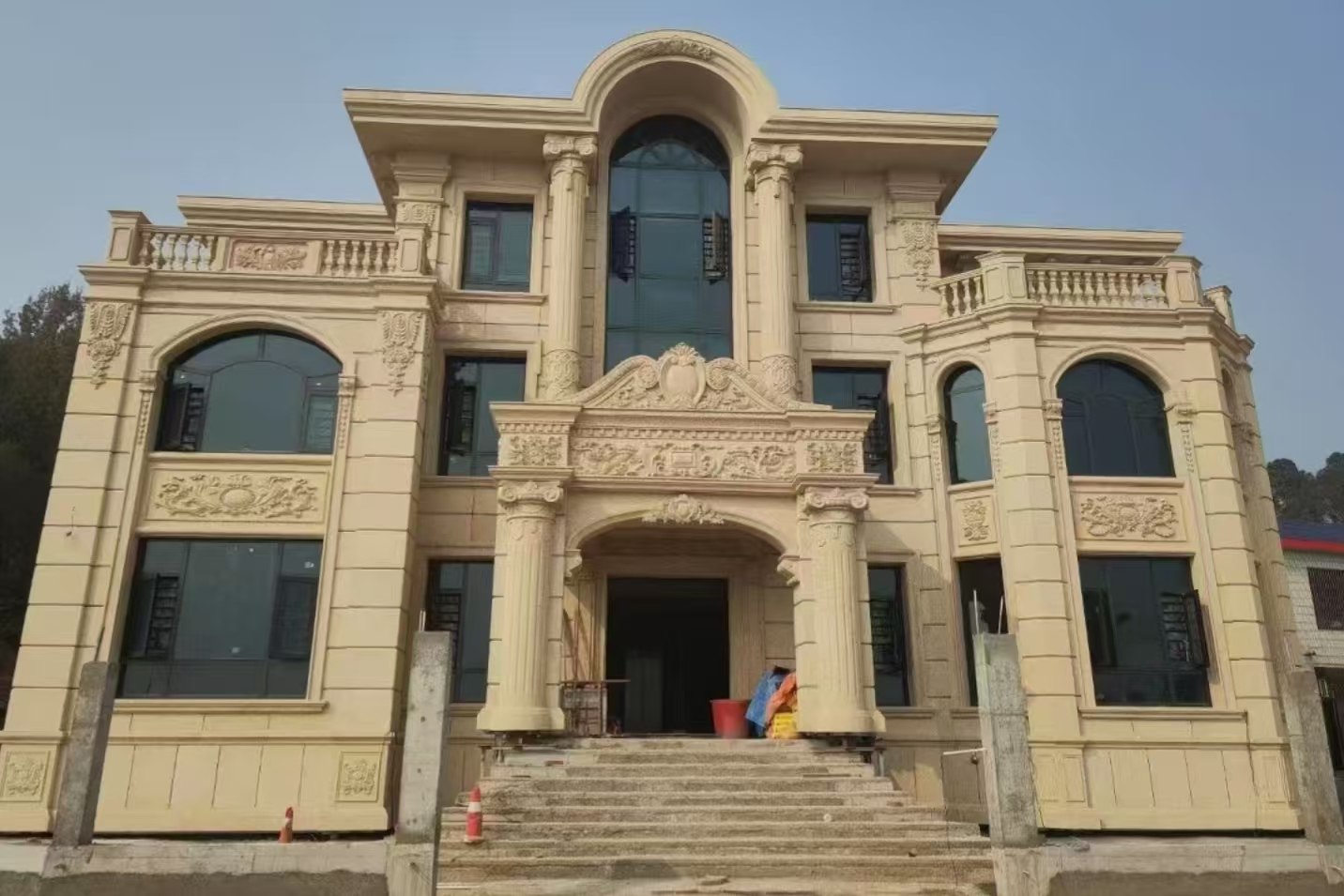 陇南 黄金麻花岗岩别墅外墙干挂