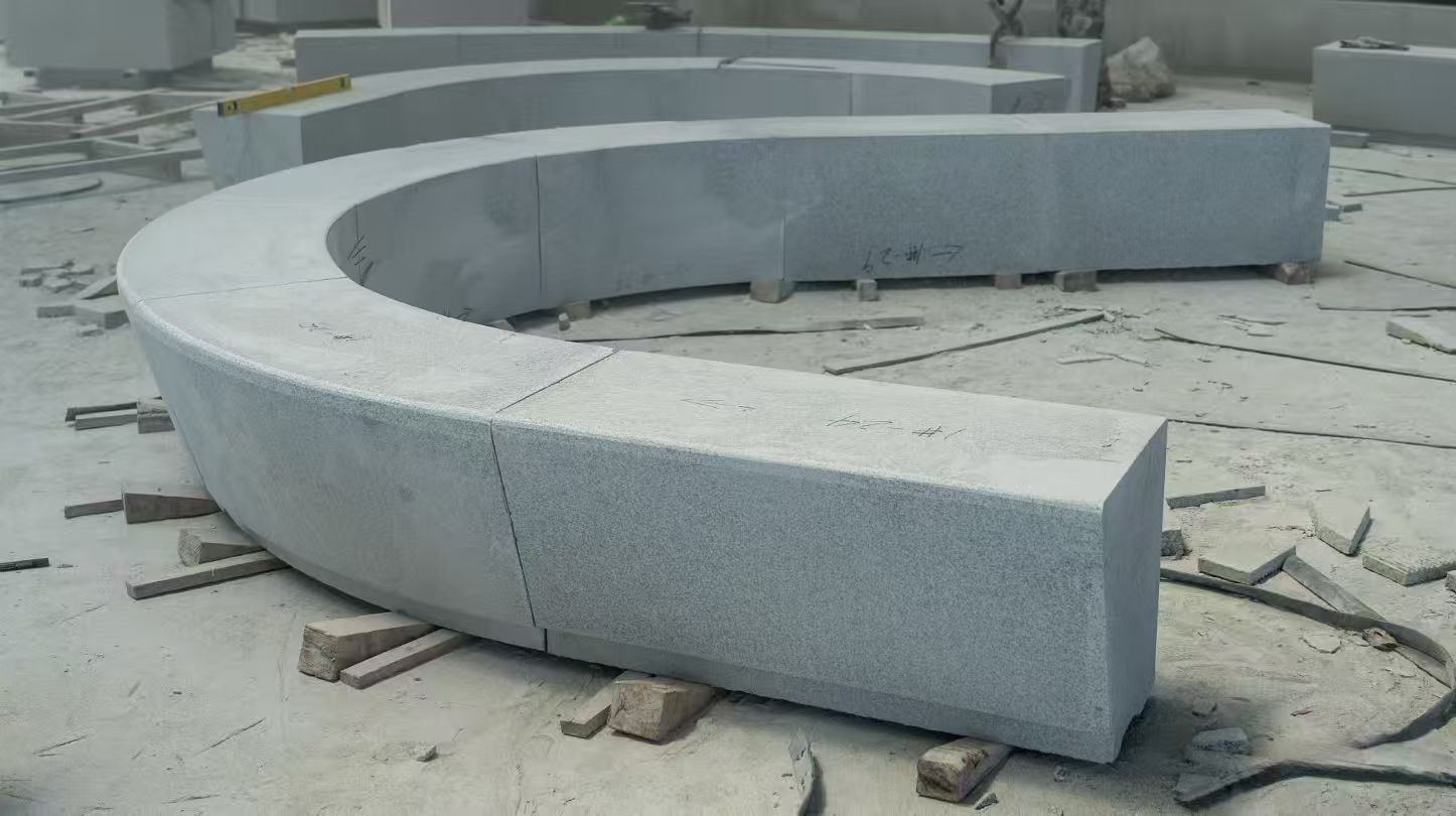 陇南 芝麻白花岗岩光面弧形坐凳