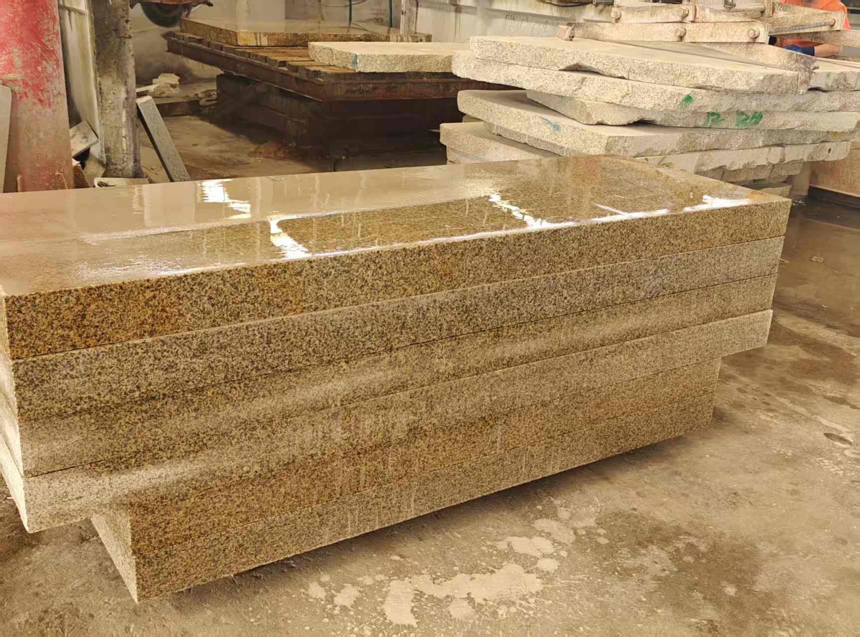 陇南 黄金麻栏杆料半成品加工中